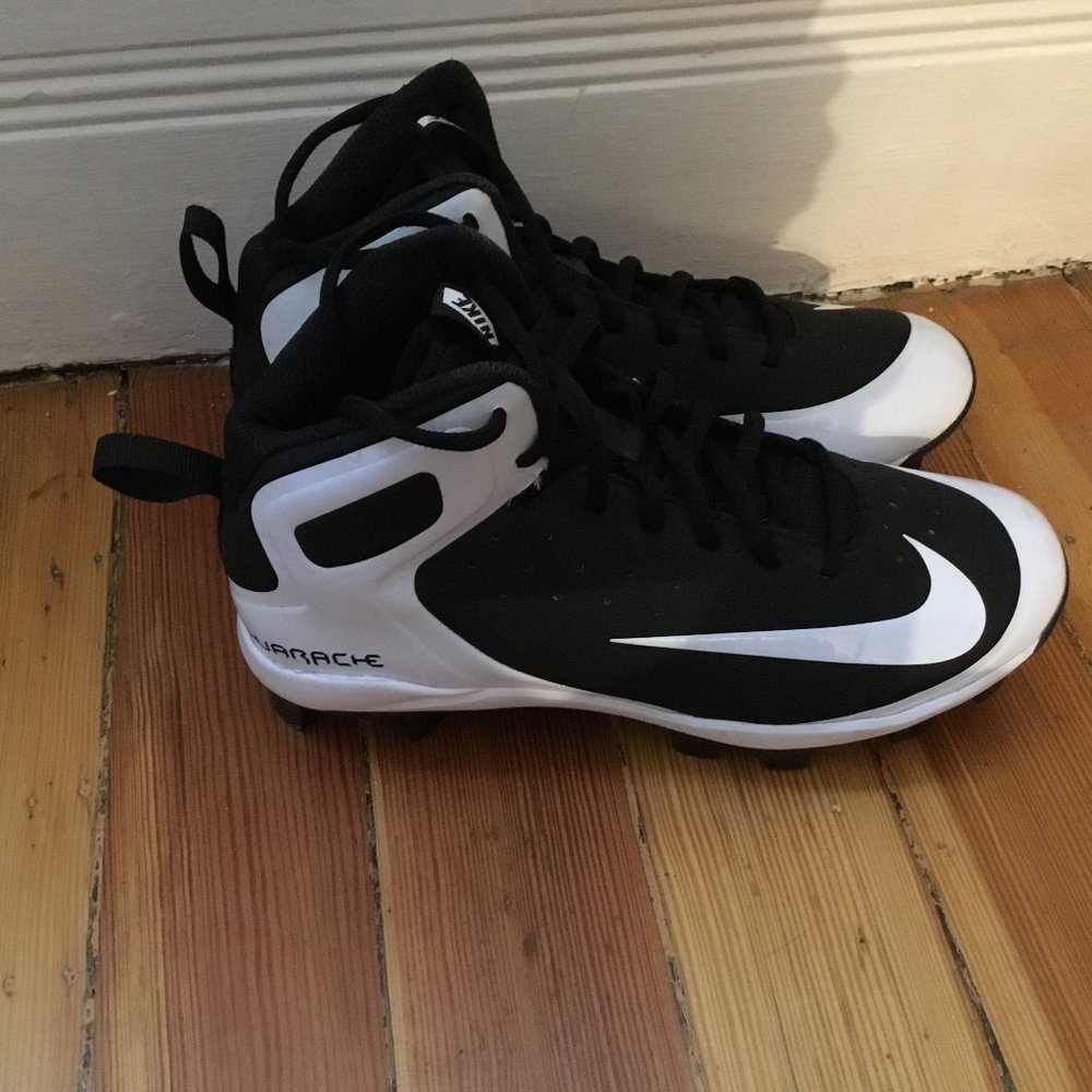 Youth Nike Air Jordan Size 6.5 Y and Nike Huarache Size 6 Y Sneakers